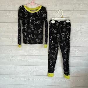 Trick or Treat gender neutral skeleton pajama set Size 6